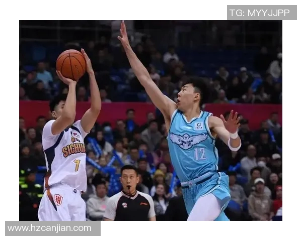 CBA球队战术创新引领潮流 新兴球员崭露头角展现潜力